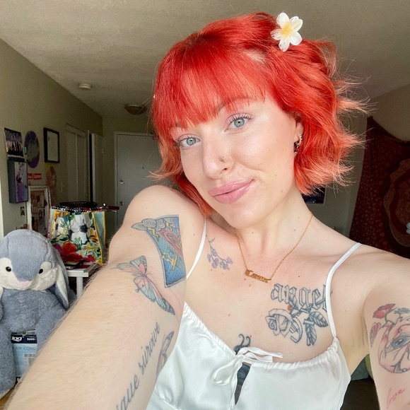 Meet your Posher, Emma - Picture 1 of 4